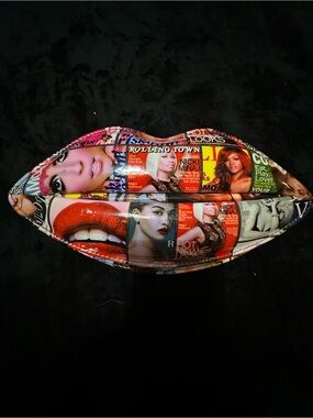 Lips Shaped Magazine Collage Clutch - Multicolor